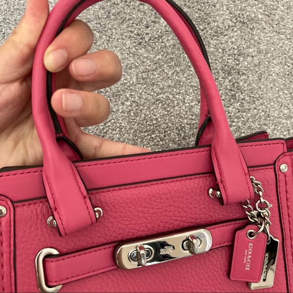 Coach handbag classic swagger 21 small satchel bag crossbody NWT - Picture 3 of 11